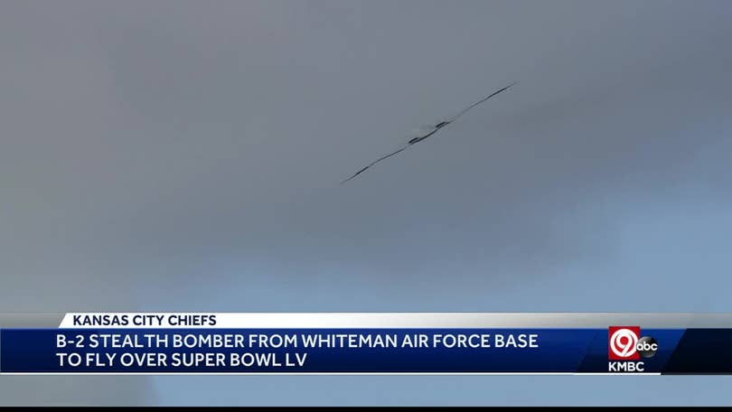 DVIDS - Images - B-2 Spirit from Whiteman AFB ﬂies over Arrowhead Stadium  during AFC Championship game [Image 3 of 4]