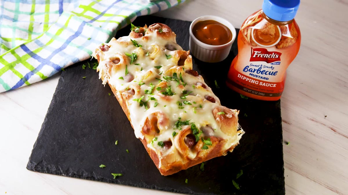 preview for Pigs In A Blanket Pull Apart Bread Is The Stuff Of Dinner Dreams