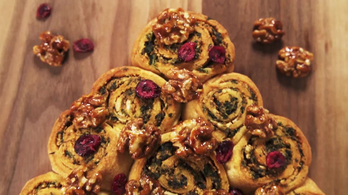 Video player poster image preview for Spiced Walnut and Spinach Pinwheel Christmas Tree