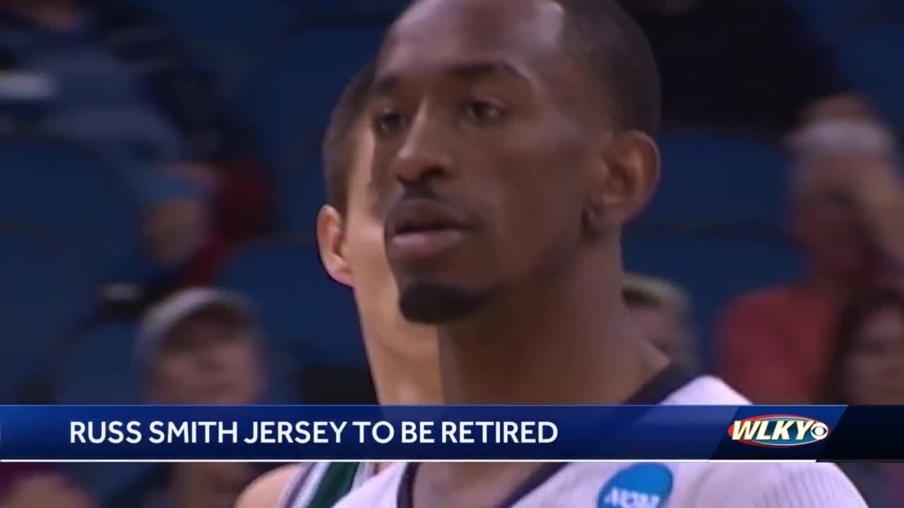 Louisville star Russ Smith celebrated with jersey retirement