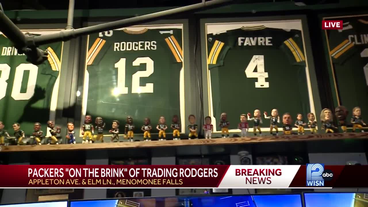 Packers fans split over news of Rodgers trade