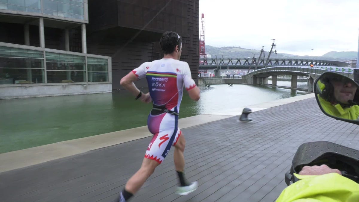 preview for Javier Gómez Noya gana el Campeonato de España de triatlón de media distancia en Bilbao