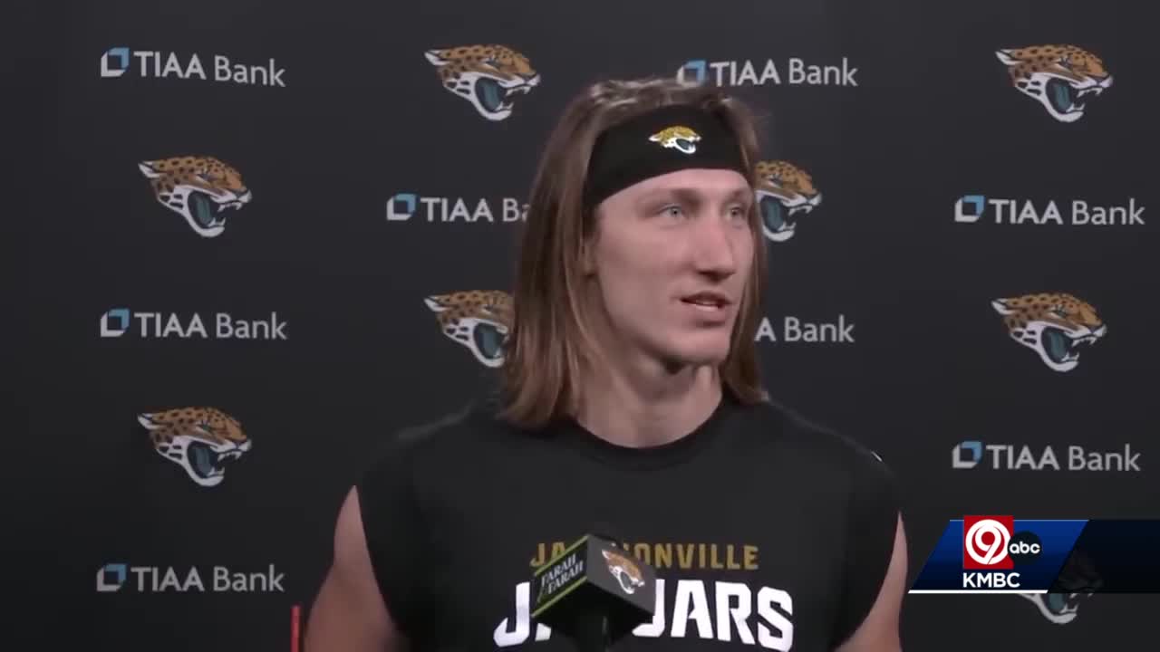 Trevor Lawrence makes the mistake of questioning Arrowhead's crowd