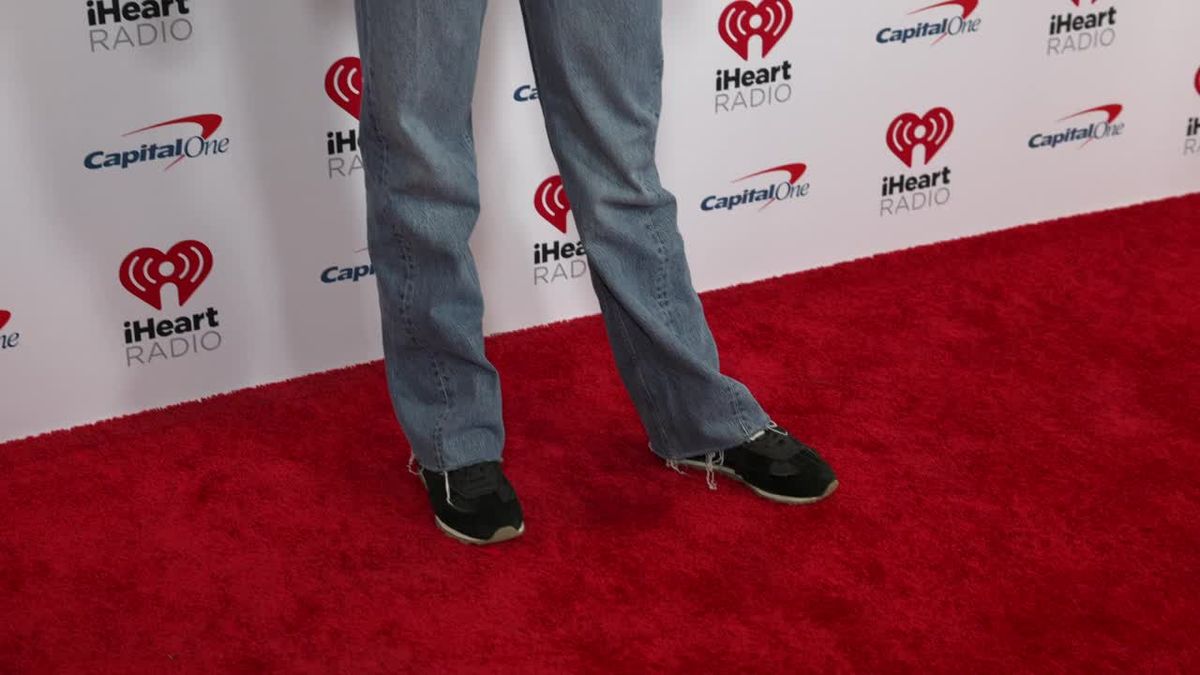 preview for Katie Holmes on the Jingle Ball red carpet