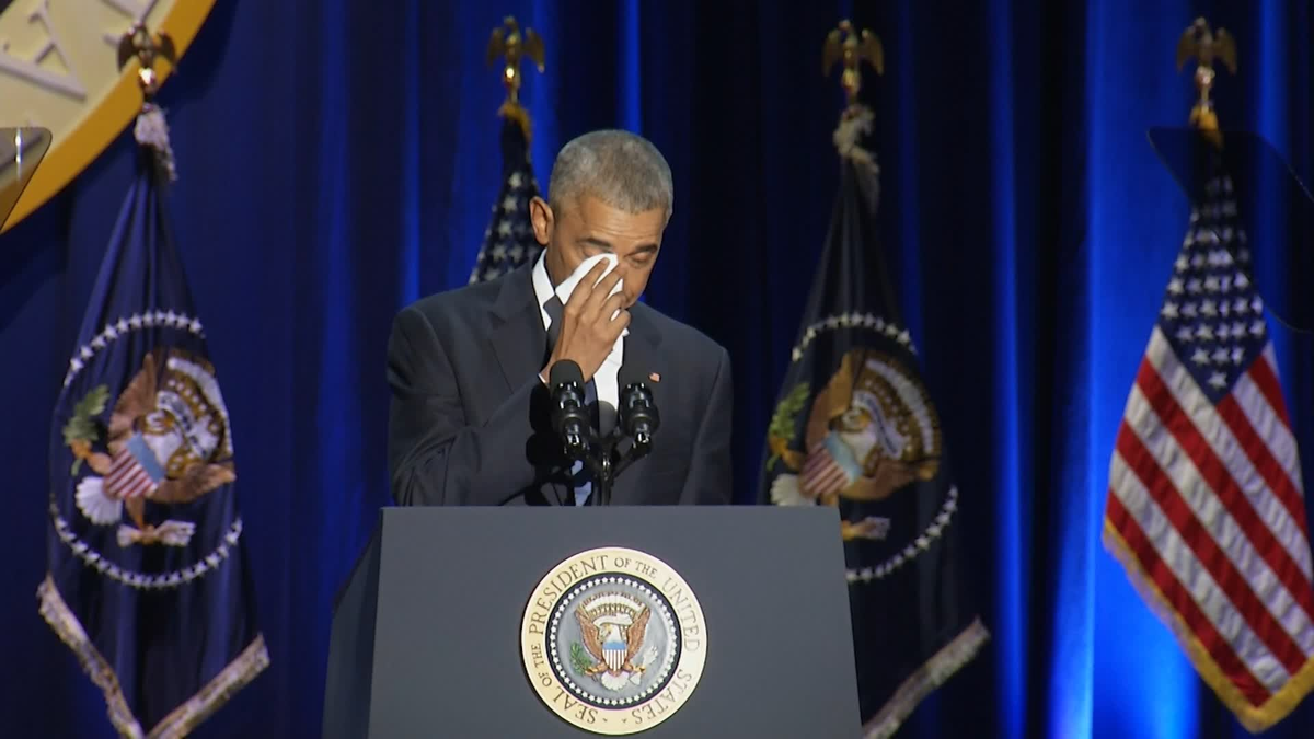 preview for Obama Gets Emotional Thanking His Wife, Family