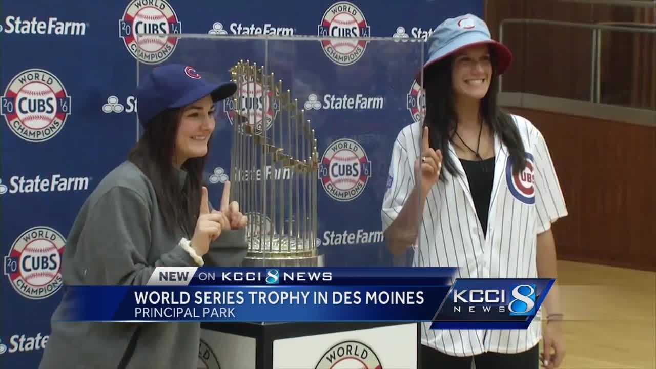 Iowa sports history: Cubs fans wait for hours to see World Series