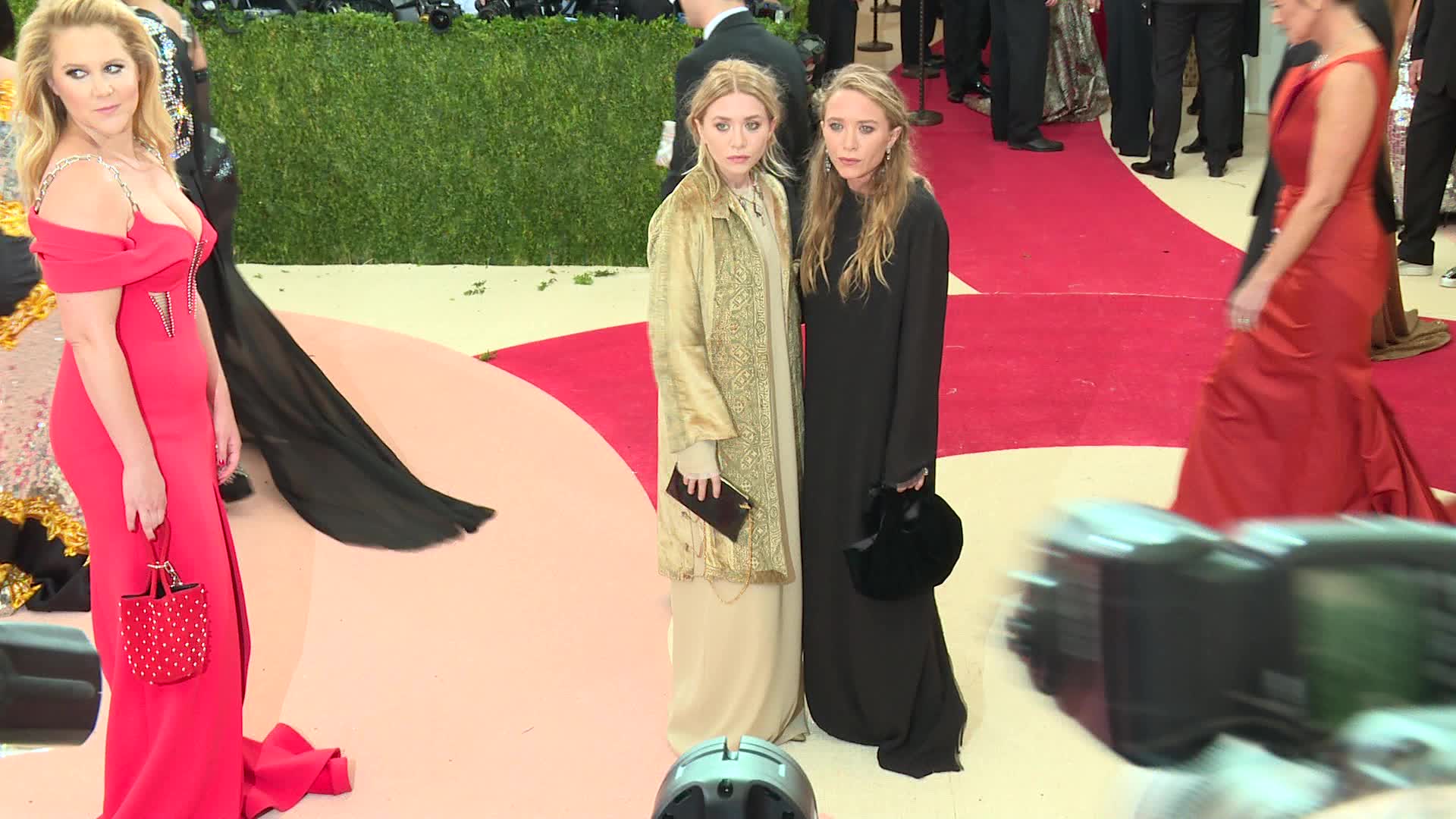 Mary-Kate and Ashley Olsen on the red carpet