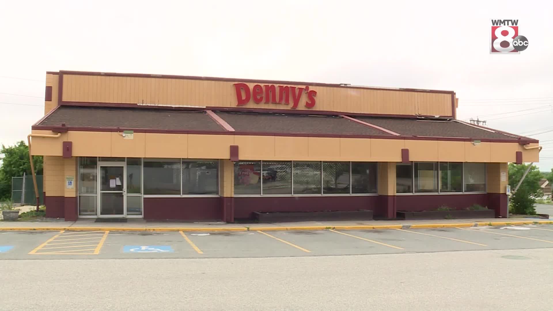 Portland Denny's shuts down, workers offered transfers