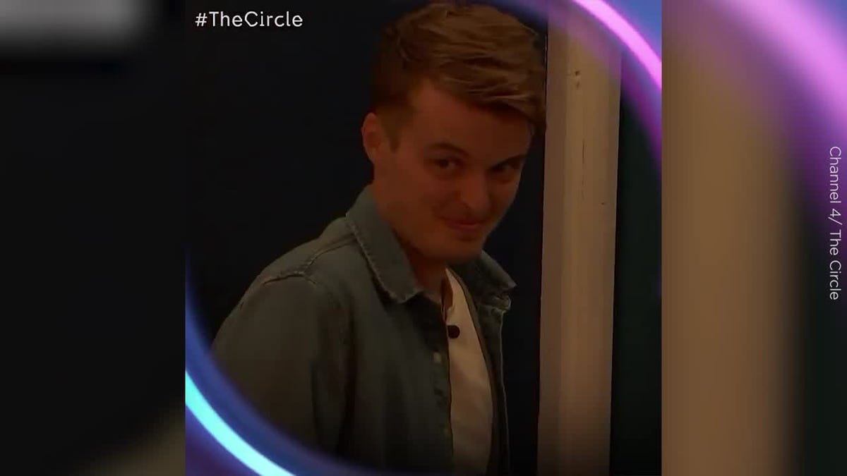 Are Dan and Alex friends The Circle - Are Dan and Alex Friends in The Circle? - Image 2