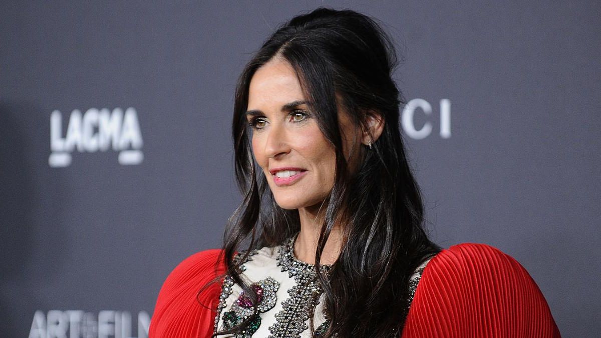 preview for Surprise! Demi Moore Hilariously Roasts Ex-Husband Bruce Willis About Diapers, Die Hard & More