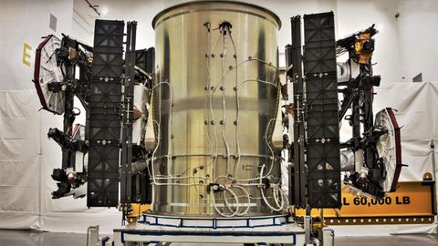 preview for SpaceX to Launch Thousands of Satellites Into Space