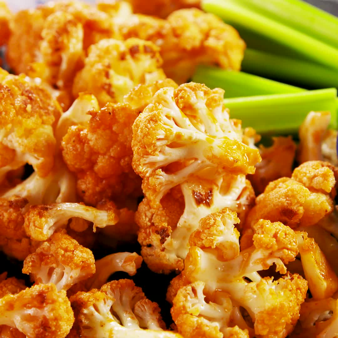 preview for These Buffalo Cauliflower Bites Are The Cool Vegetarian Version Of Wings