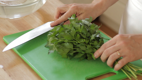 preview for How to Wash and Chop Fresh Parsley