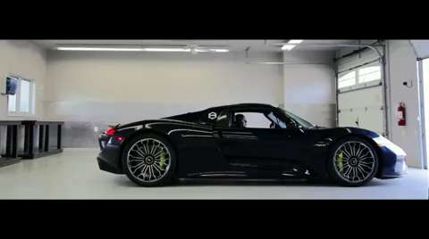 Here's What Makes The Porsche 918 Spyder So Awesome