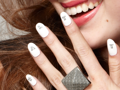 Handwritten Love Letters Inspire a Graffiti-Style Set Fit for a Queen |  Nailpro