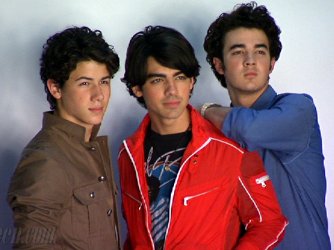 preview for Jonas Brothers June 2009 Cover Shoot