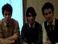 preview for Jonas Brothers Valentine's Day Shout-out