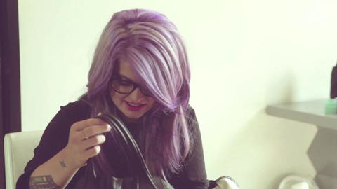 preview for Kelly Osbourne 'Whats in my Purse'