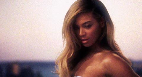 preview for Behind the scenes with Beyonce on her Pulse NYC fragrance shoot!