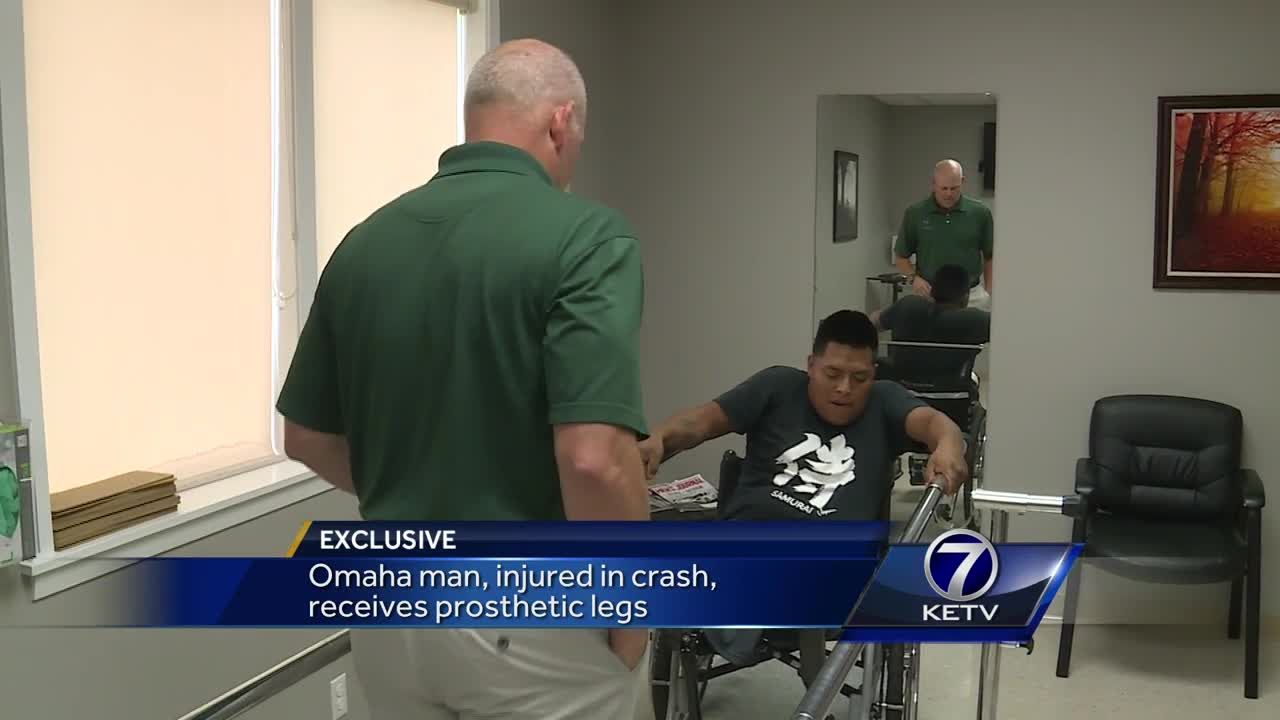 Omaha soccer player who lost both legs takes his first steps