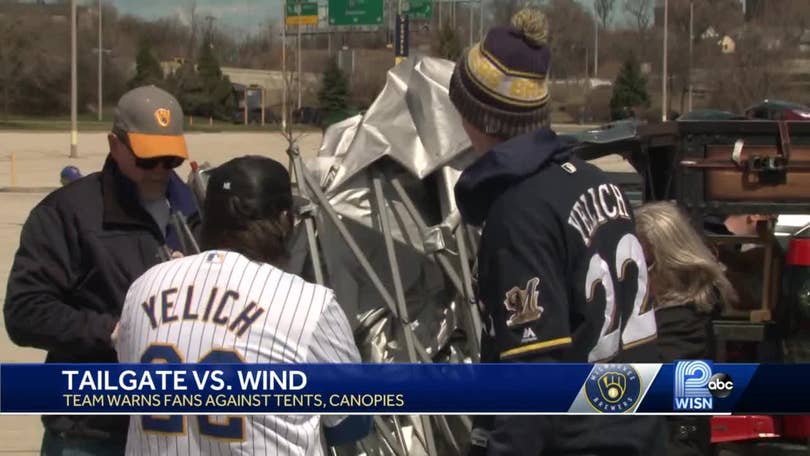 Cards fans brave blustery winds to celebrate opening day in St. Louis