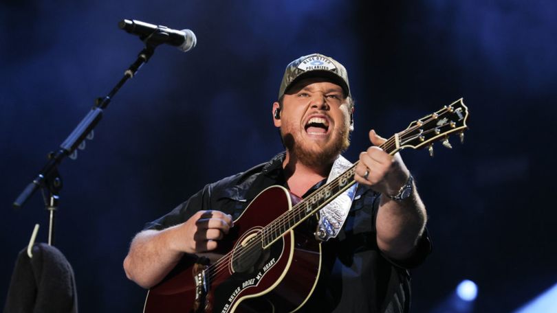 Luke Combs helping a fan who almost owed him $250,000 for selling