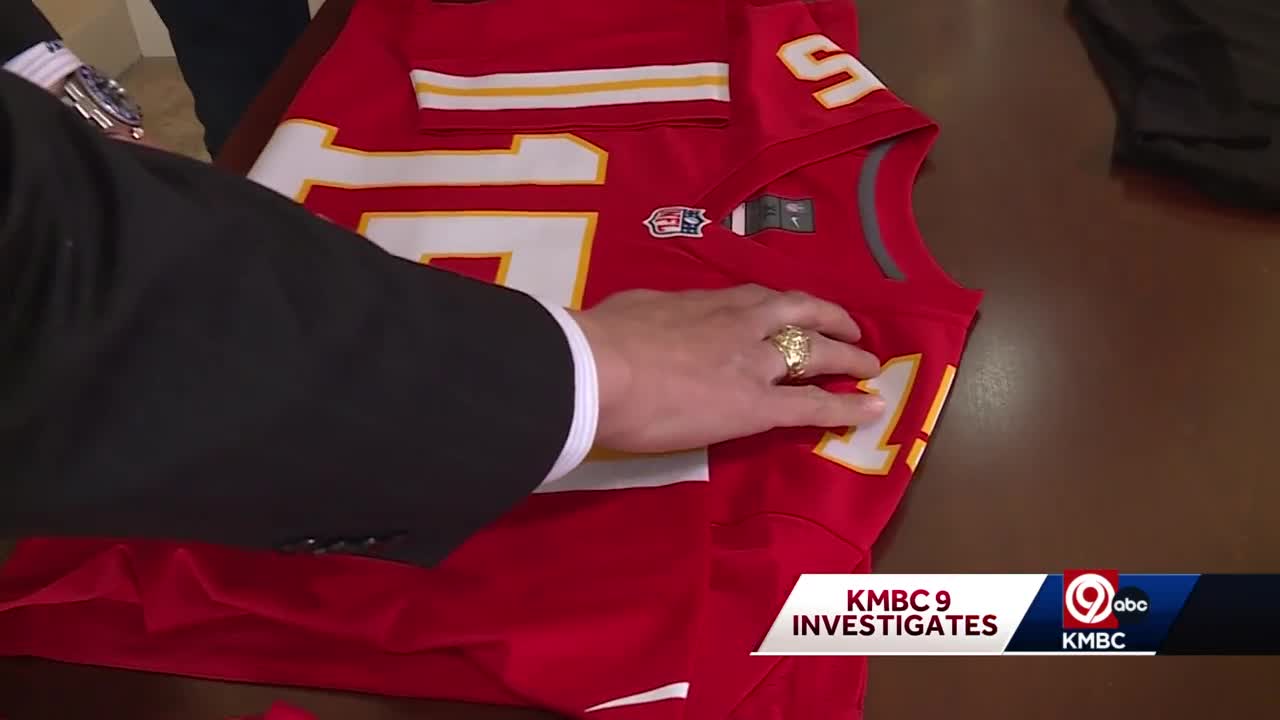 Federal investigators looking for fake Chiefs gear ahead of Super Bowl