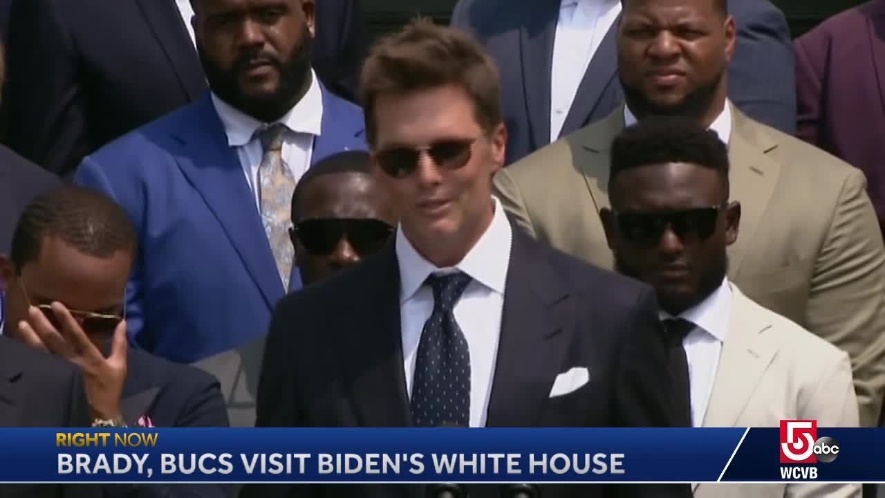 Tom Brady, Bucs Visit Joe Biden at White House to Celebrate Super