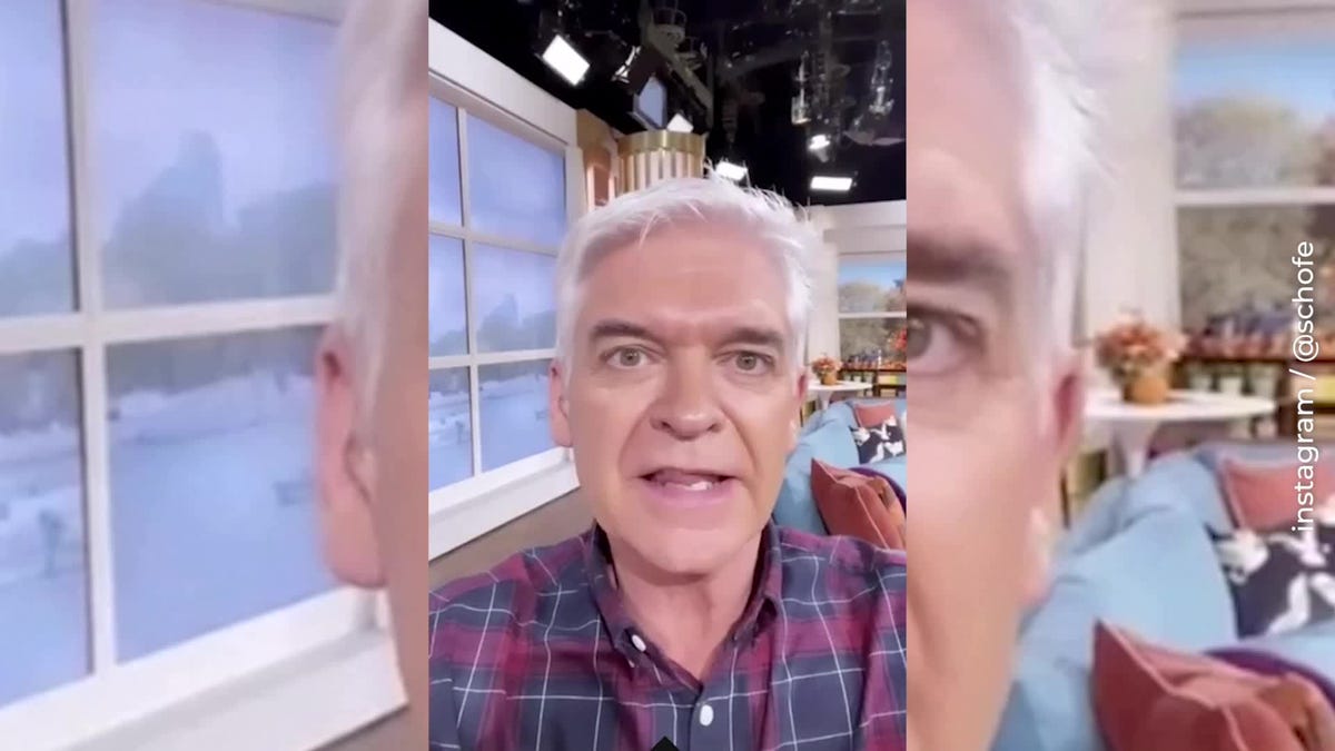 preview for Holly Willoughby swears on This Morning set
