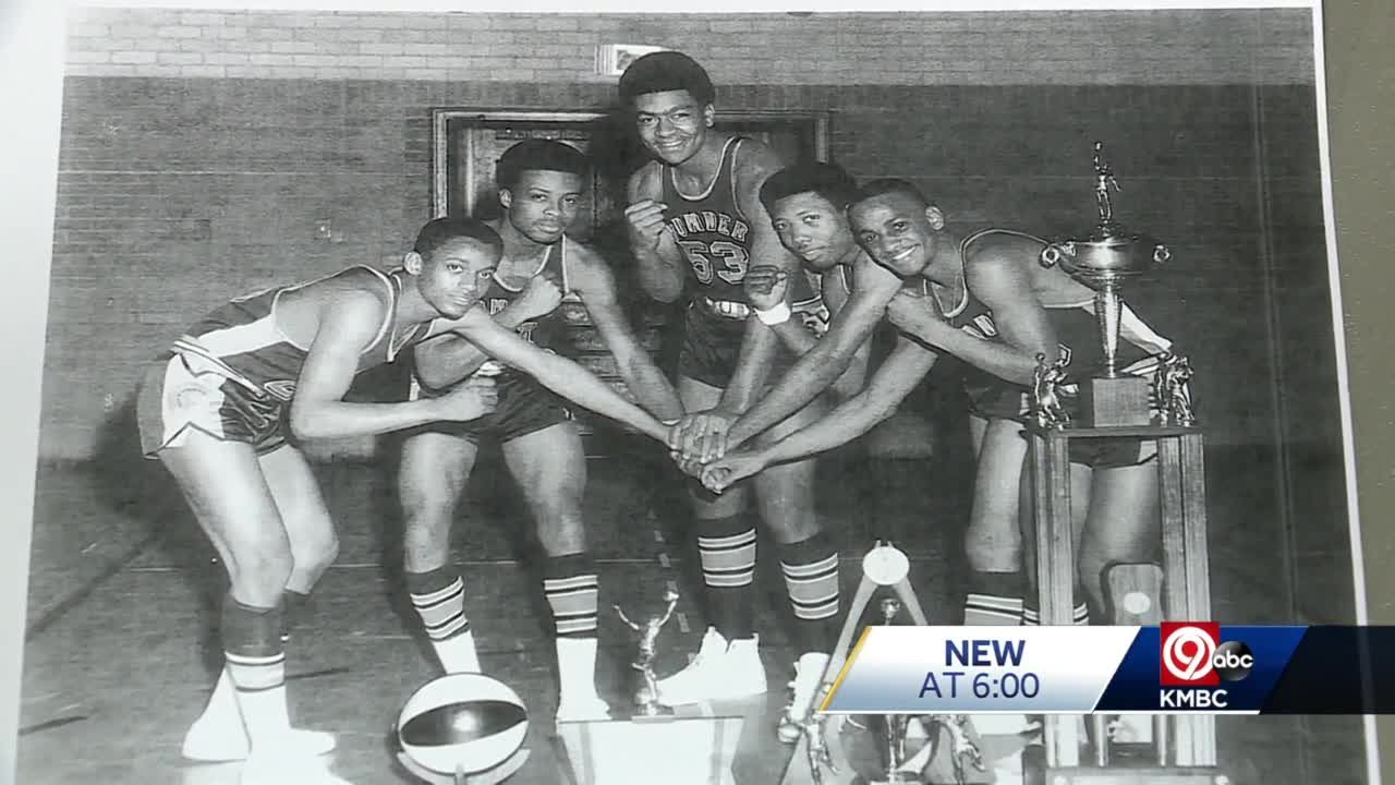 Kansas City, Kansas Sumner's 1969 basketball team honored for undefeated  season