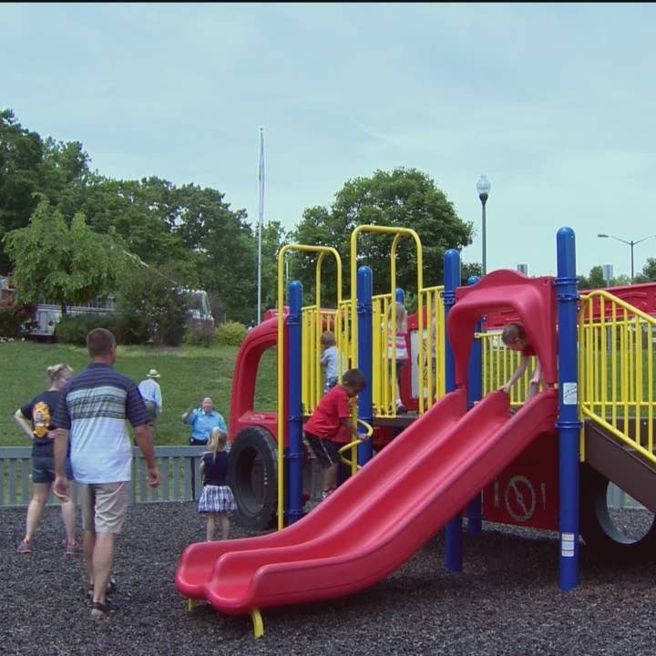 File:Parade Grounds td (2019-02-11) 002 - Detective Dillon Stewart  Playground.jpg - Wikimedia Commons