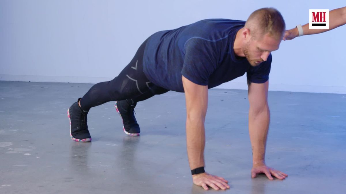 5 ejercicios para brazos sin pesas con los que lograr unos bíceps dignos de  Thor
