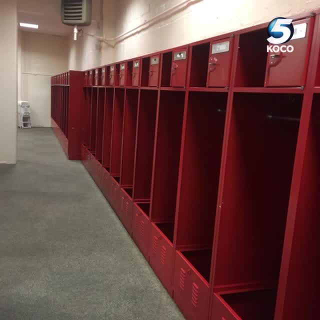 Army Football Team Leaves Ou Locker Room Virtually Untouched After Game