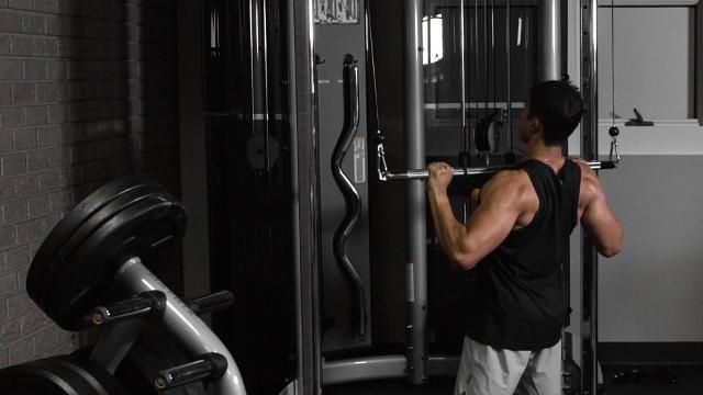 Lat pull online dumbbell