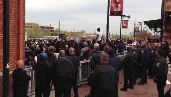 Freddie Gray protest outside Camden Yards turns violent