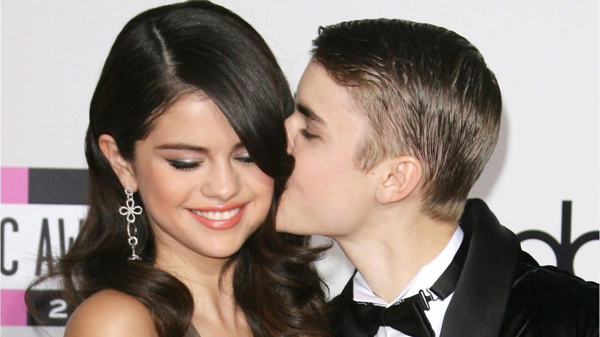 preview for Selena Gomez And Justin Bieber Are Hanging Out Again