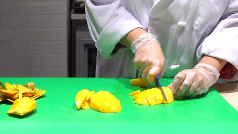 preview for The Secrets to Cutting a Mango