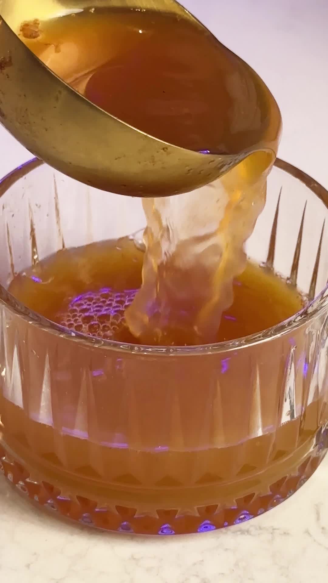 preview for Sandra Lee Makes Spiced Cider For The Holidays