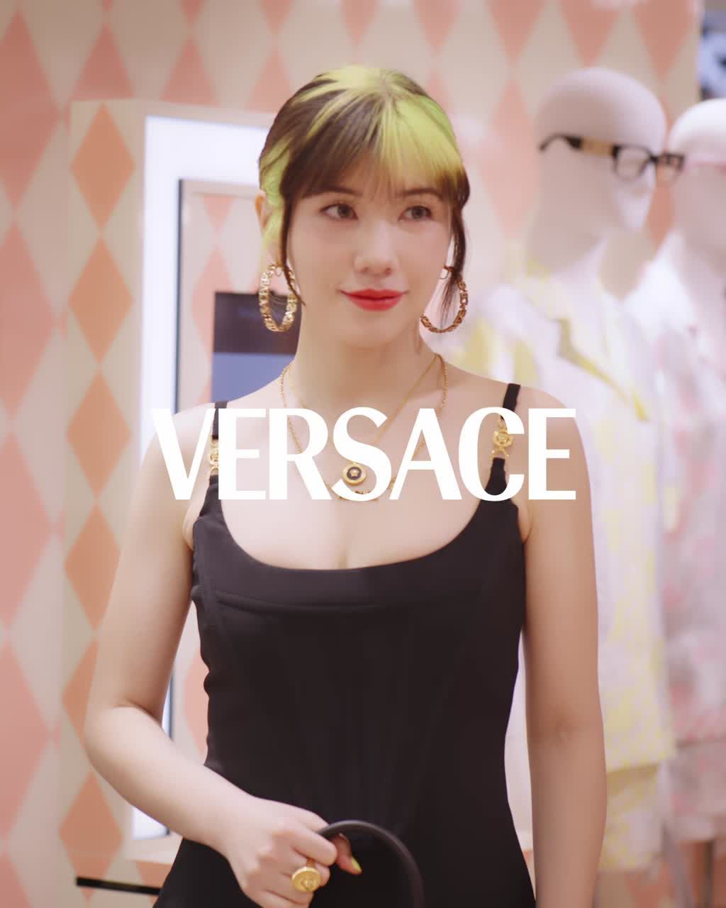 preview for versace