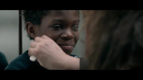 iesclusiva il trailer del film sotto le stelle di parigi