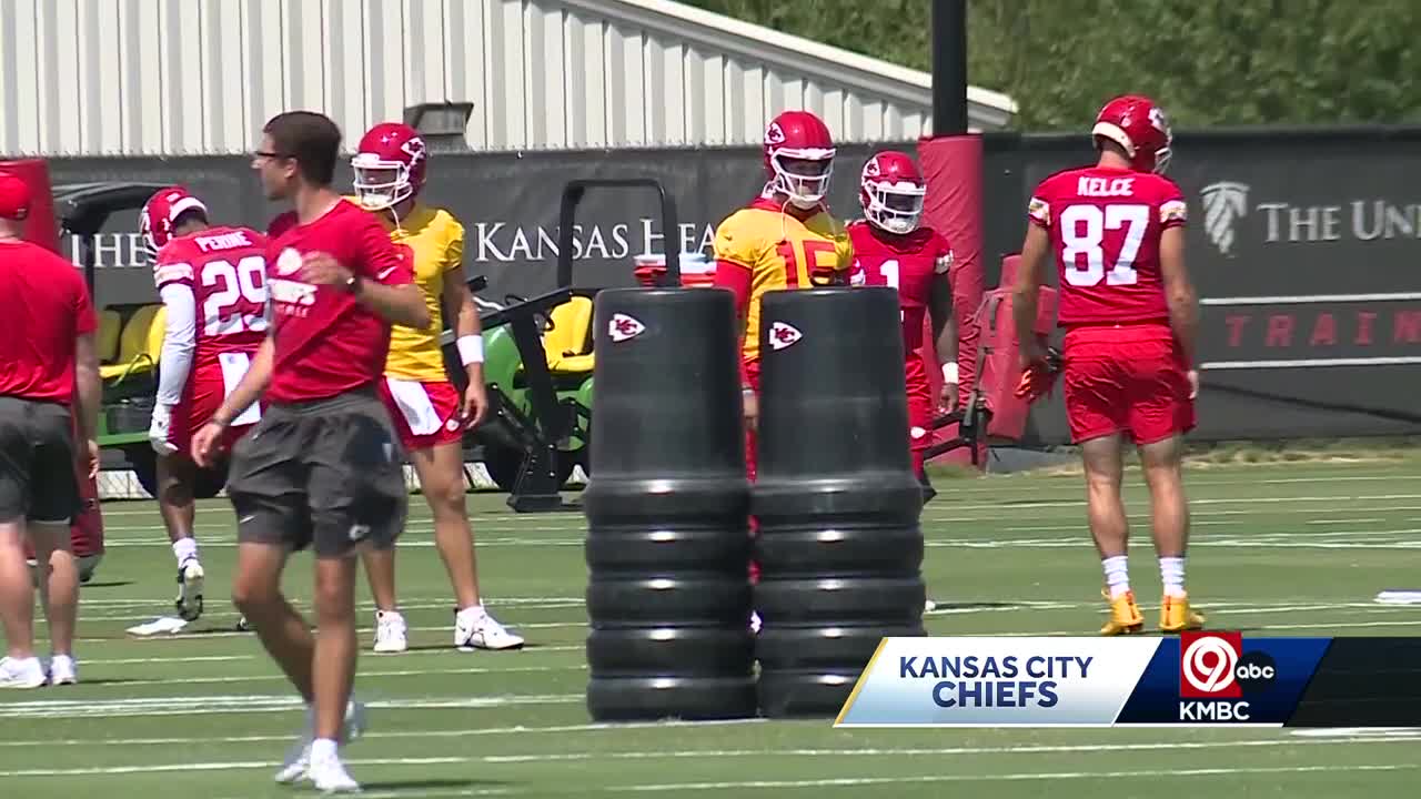 Chiefs optimistic that TE Travis Kelce will be back from knee