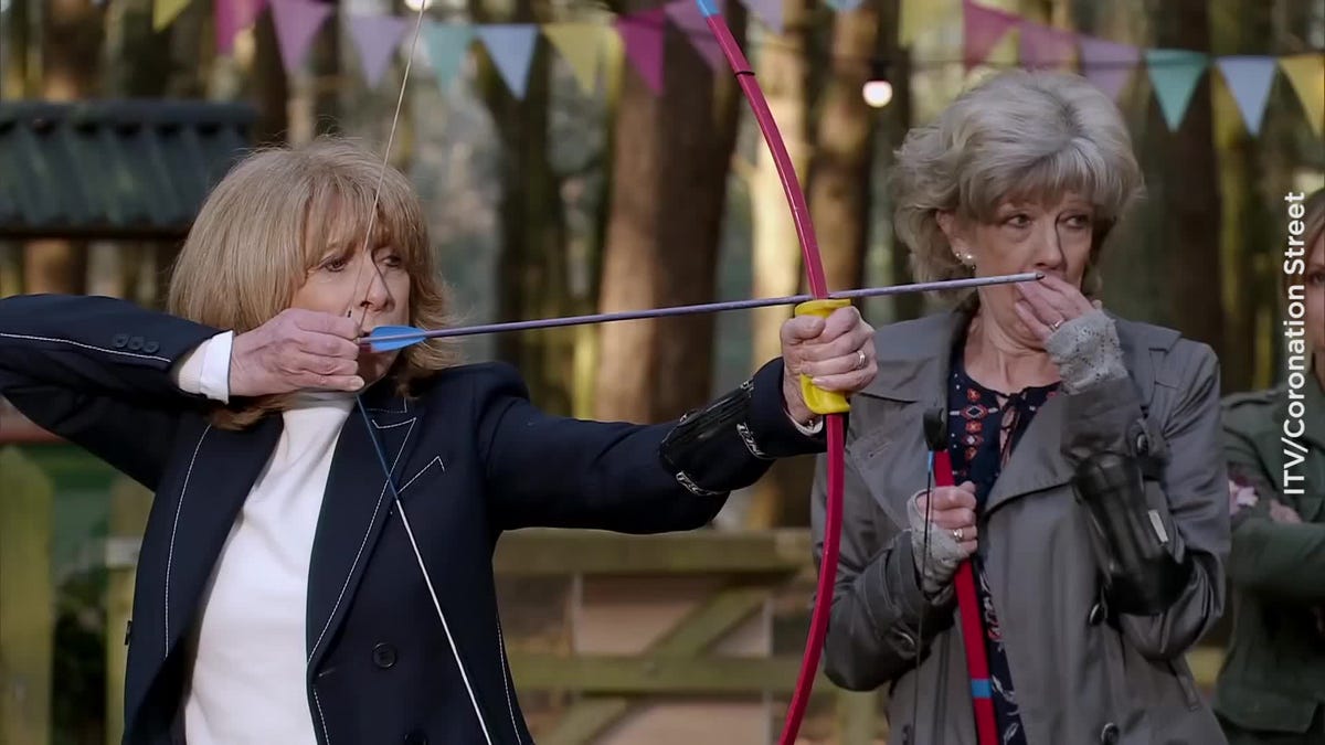 preview for Coronation Street's Gail injures Lorraine Kelly in a hilarious cameo