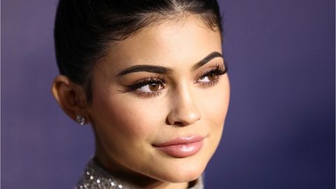 preview for Fans Think Kylie Just Shot Her Pregnancy Announcement