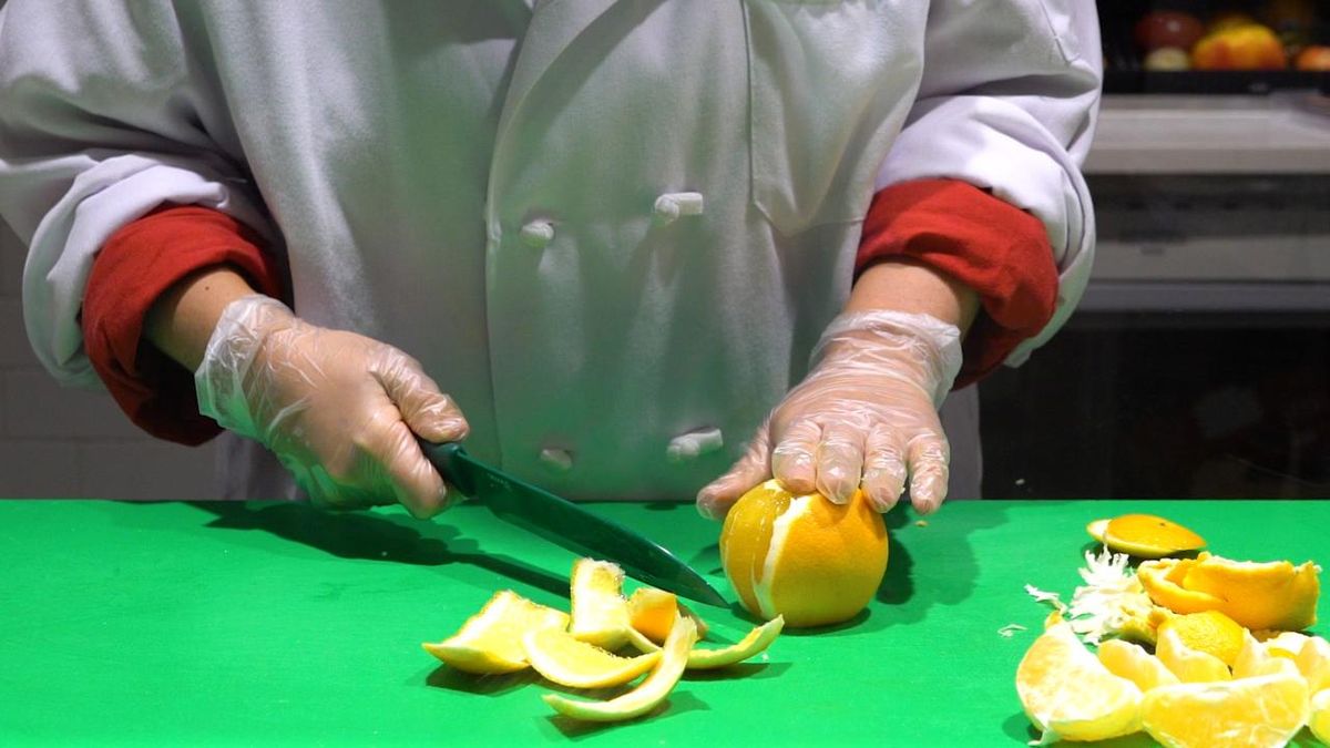 preview for How to Peel an Orange Without Making a Mess