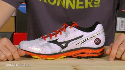 mizuno wave rider 17 runnea