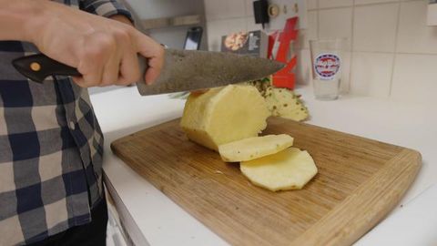 preview for A Pineapple Appeared in Your Kitchen? Well Here is How to Cut It