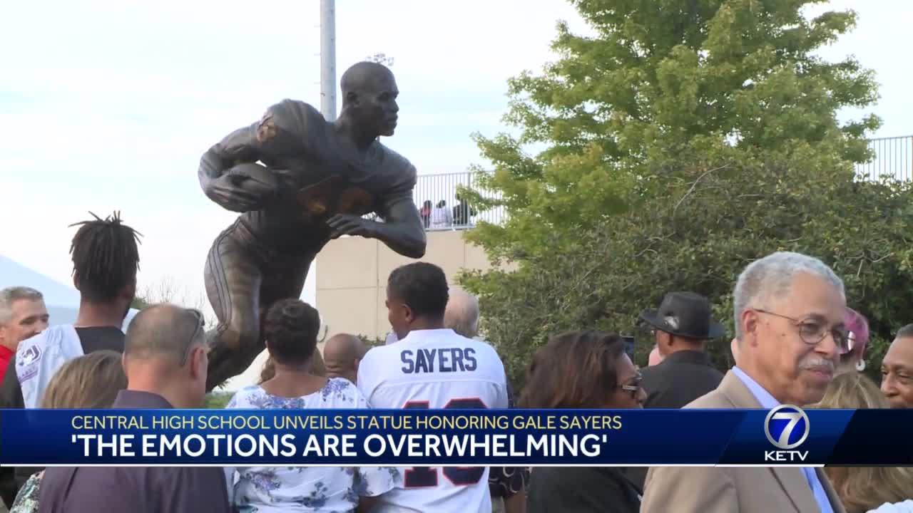 Gale Sayers 48 Omaha Central High School Eagles Purple Football