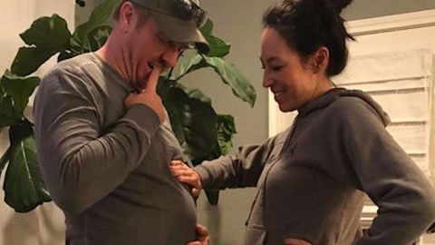 preview for 'WE ARE PREGNANT!' Chip and Joanna Gaines Expecting Fifth Child Together