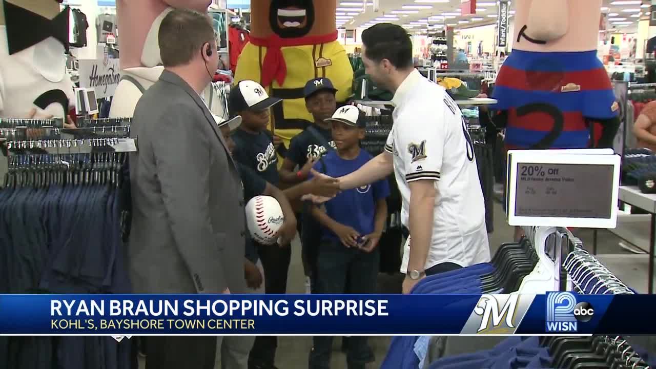 Ryan Braun shops for Brewers gear with a family at Kohl's