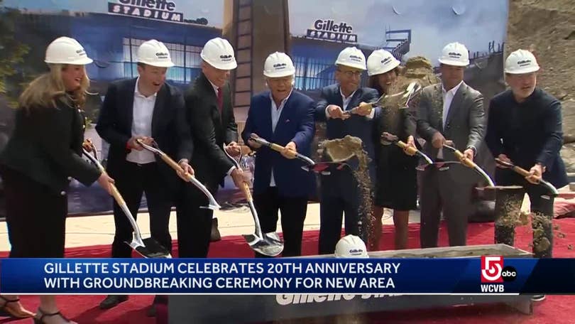 Gillette Stadium's new towering north end zone lighthouse shines